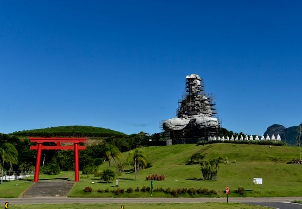 Data: 10/01/2020 - ES - Ibiraçu - Construção do Buda na entrada do Mosteiro Zen Budista, em Ibiraçu - Editoria: Cidades - Fernando Madeira - GZ por Fernando Madeira