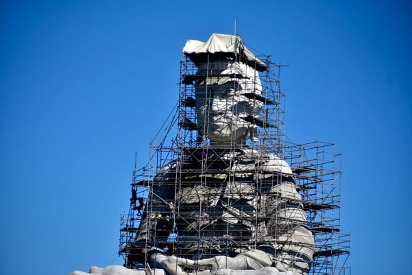 Data: 10/01/2020 - ES - Ibiraçu - Construção do Buda na entrada do Mosteiro Zen Budista, em Ibiraçu - Editoria: Cidades - Fernando Madeira - GZ por Fernando Madeira