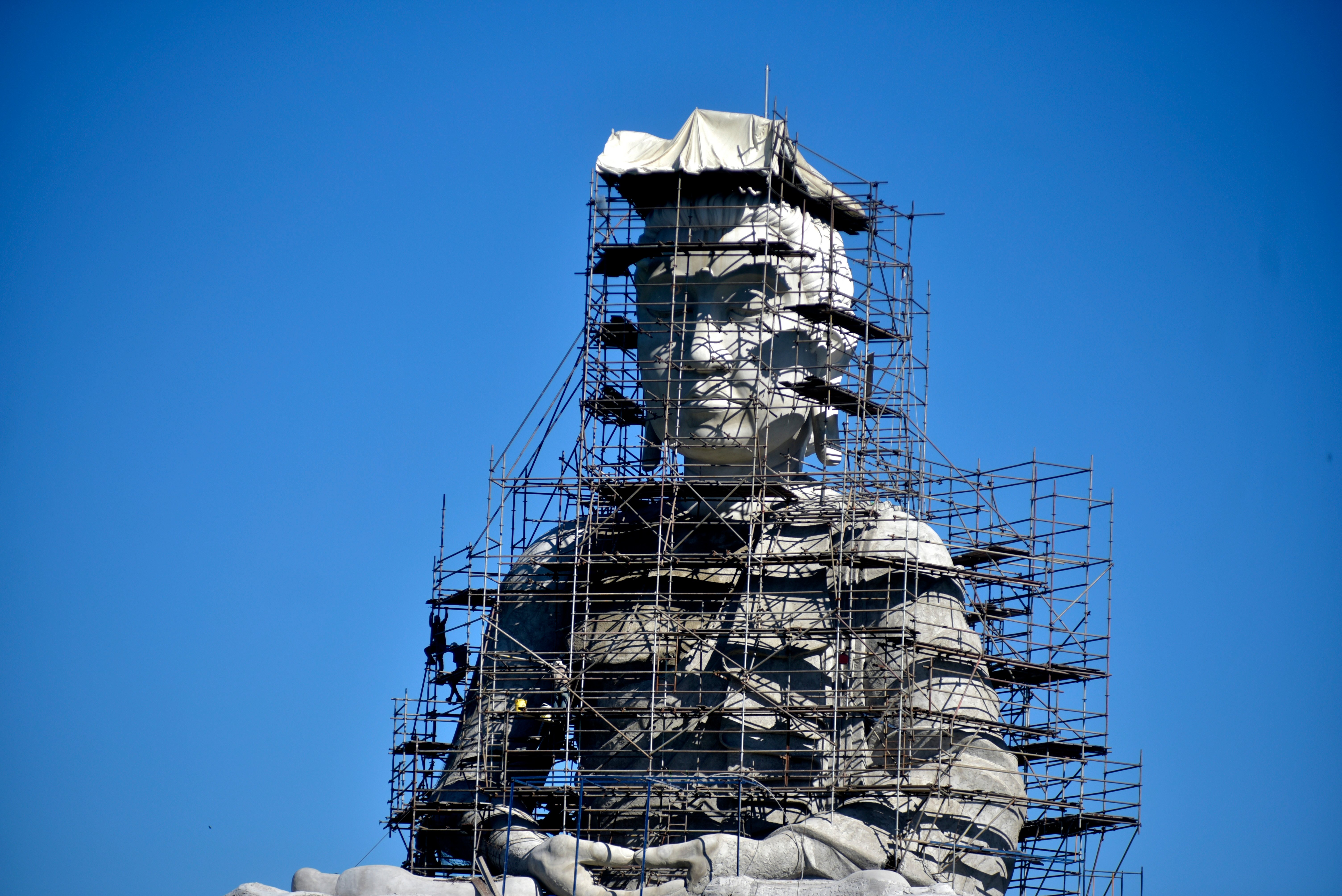 Data: 10/01/2020 - ES - Ibiraçu - Construção do Buda na entrada do Mosteiro Zen Budista, em Ibiraçu - Editoria: Cidades - Fernando Madeira - GZ