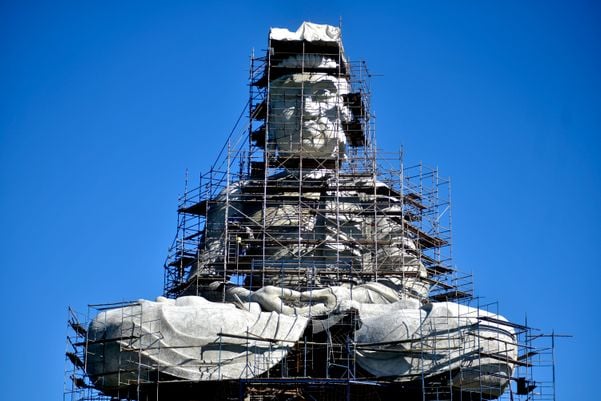 Data: 10/01/2020 - ES - Ibiraçu - Construção do Buda na entrada do Mosteiro Zen Budista, em Ibiraçu - Editoria: Cidades - Fernando Madeira - GZ por Fernando Madeira
