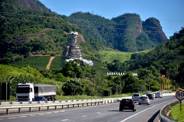 Data: 10/01/2020 - ES - Ibiraçu - Construção do Buda na entrada do Mosteiro Zen Budista, em Ibiraçu - Editoria: Cidades - Fernando Madeira - GZ por Fernando Madeira