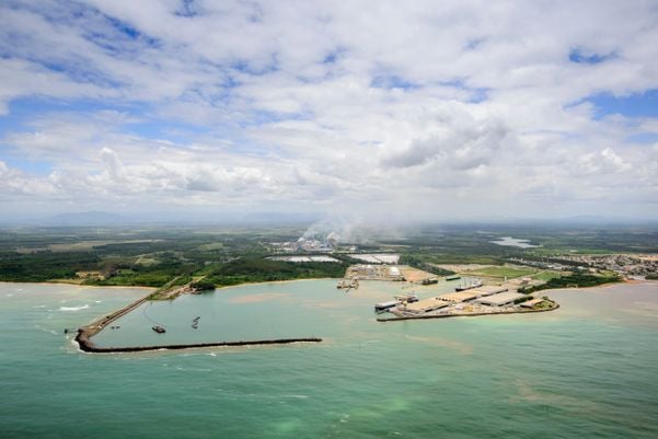 Vista aérea do Porto de Barra do Riacho em Aracruz