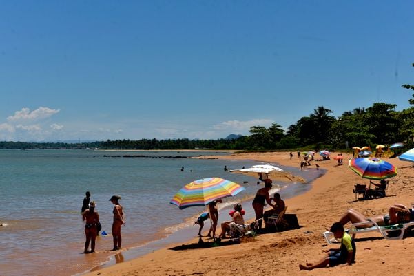 Data: 12/01/2020 - ES - Aracruz - Praia dos Padres - Editoria: Cidades - Fernando Madeira - GZ por Fernando Madeira