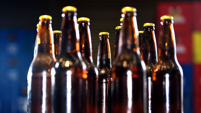 Data: 14/01/2020 - ES - Vila Velha - Garrafas de cerveja - Foto: Carlos Alberto Silva