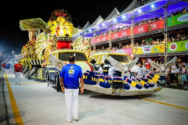 Carro abre alas da Independente de Boa Vista no desfile campeão de 2019 no Carnaval de Vitória. Crédito: Carlos Antolini/PMV