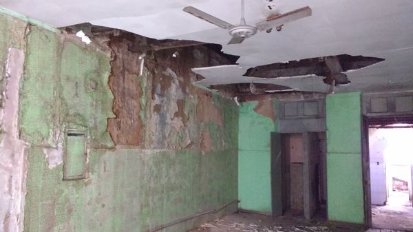 Fotos do interior e de cima do prédio que desabou no Centro de Vitória na madrugada desta quarta-feira (15) por Internauta | A Gazeta