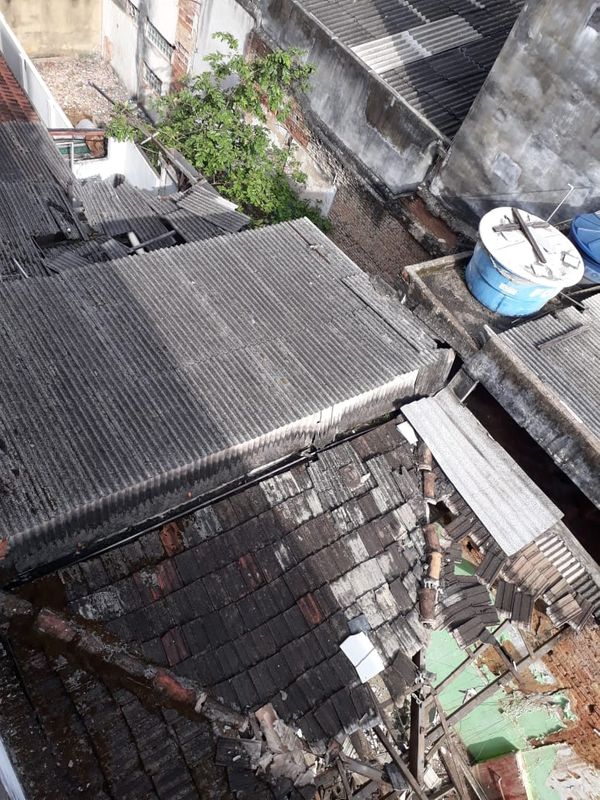 Fotos do interior e de cima do prédio que desabou no Centro de Vitória na madrugada desta quarta-feira (15) por Internauta | A Gazeta