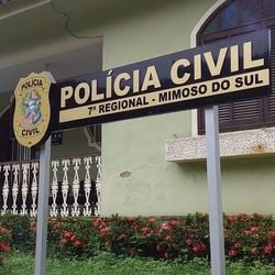 Vítima estava caída de bruços com um ferimento na cabeça e vestia apenas uma blusa quando corpo foi localizado pela Polícia Militar