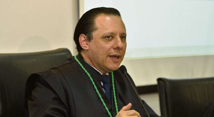 Domingos Taufner, conselheiro do Tribunal de Contas, alerta para que prefeitos façam mudanças
