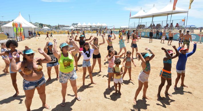 Espaço montado na Praia Central tem novidades a cada semana para agradar a todas as idades