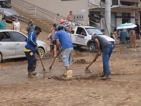 Imagens mostram o cenário de destruição em Iconha após as chuvas por Luciana Pessanha Tavares
