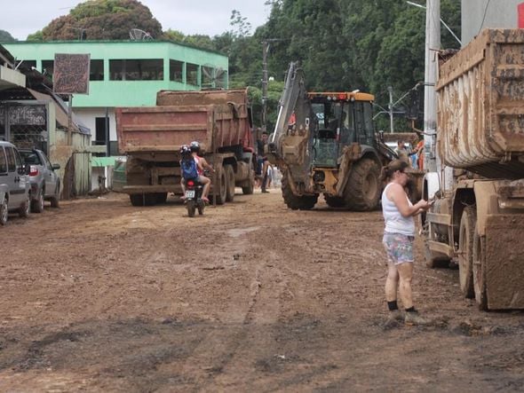 Imagens mostram o cenário de destruição em Iconha após as chuvas por Luciana Pessanha Tavares