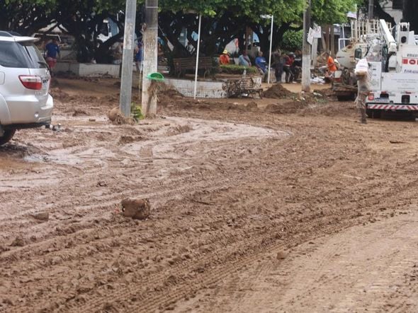 Imagens mostram o cenário de destruição em Iconha após as chuvas por Luciana Pessanha Tavares