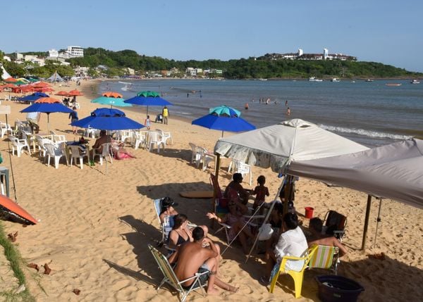 Praia de Ubu por Carlos Alberto Silva