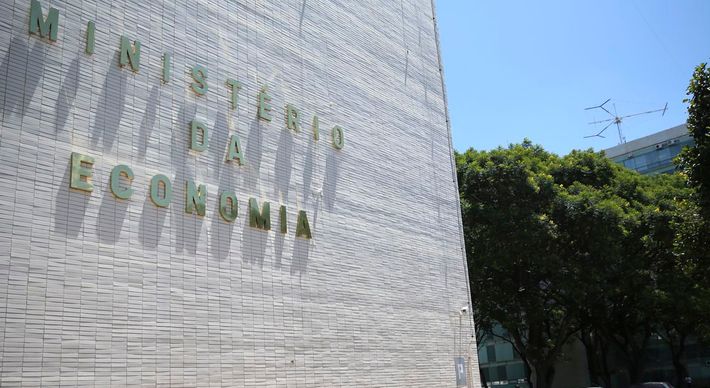 Inscrições poderão ser feitas de 14 a 19 de outubro; selecionados, que precisam ter nível superior em direito e arquivologia, vão trabalhar em Brasília