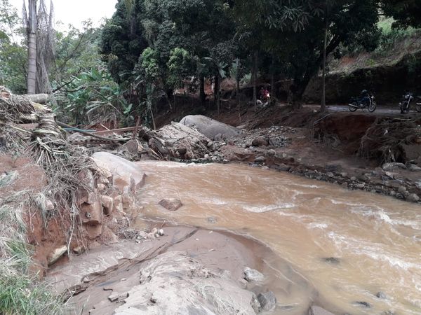Corretor de imóveis de Jardim Camburi fica isolado em sítio em Alfredo Chaves por Oscar Carneiro