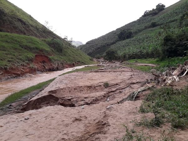 Corretor de imóveis de Jardim Camburi fica isolado em sítio em Alfredo Chaves por Oscar Carneiro