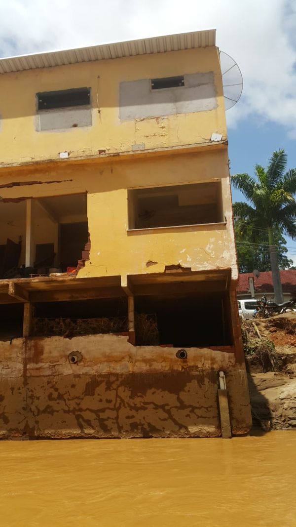Durante percurso no rio, advogado flagrou cena de destruição por Magno Martins