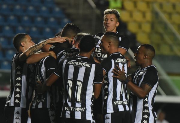 Vitória-ES X Botafogo no Kleber Andrade