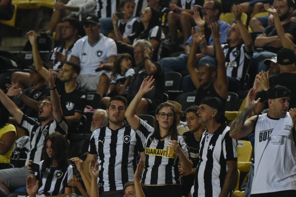 Vitória-ES X Botafogo no Kleber Andrade por Ricardo Medeiros