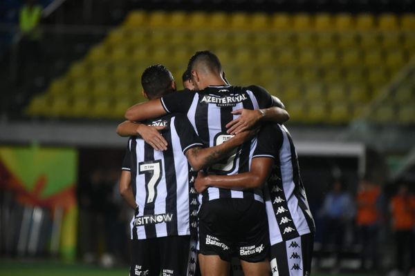 Vitória-ES X Botafogo no Kleber Andrade por Ricardo Medeiros