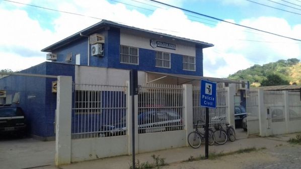 Segundo a Polícia Civil, ameaças ocorreram durante cerca de uma semana e foram presenciadas por um bebê de um ano