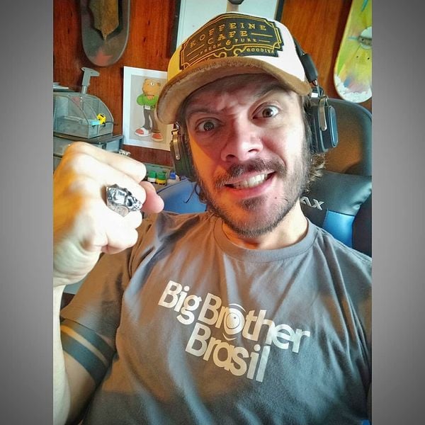 Max Porto venceu o BBB9 e hoje vive como artista plástico. Crédito: Instagram/@maxporto