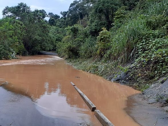 Chuva forte deixa ruas alagadas em João Neiva, no Norte do Espírito Santo por Internauta