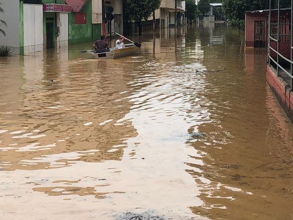 Chuva forte deixa ruas alagadas em João Neiva, no norte do Espírito Santo por Yuri de Marchi
