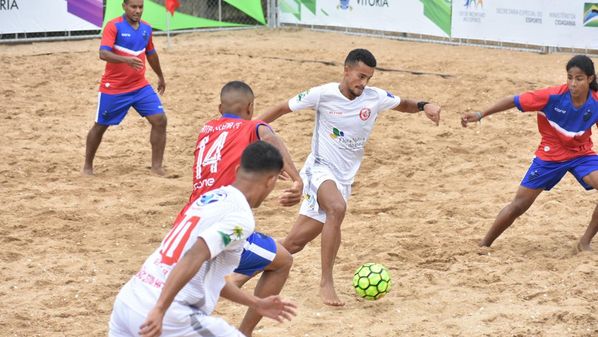Competições de areia gratuitas estão levando o público à Arena Verão Vitória 2020. Neste fim de semana tem nova rodada no futebol de areia