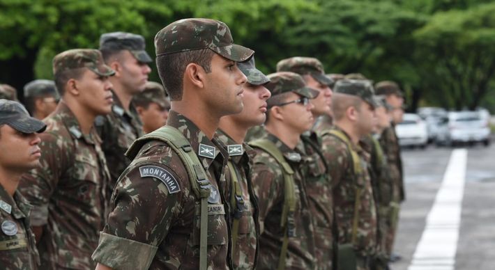 Para evitar aglomeração, uma pequena cerimônia com hasteamento das bandeiras do Brasil, do Espírito Santo e de Vila Velha será realizada no 38° Batalhão de Infantaria do Exército