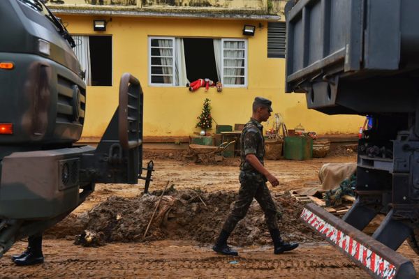 Chegada do Exército no Centro da Cidade de Iconha. por Fernando Madeira
