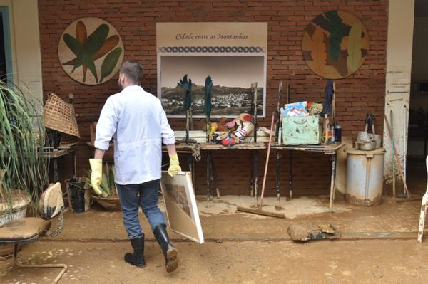 Chuva causou danos ao Espaço Cultural Zoé Rodrigues Misságia, no Centro de Iconha por Fernando Madeira