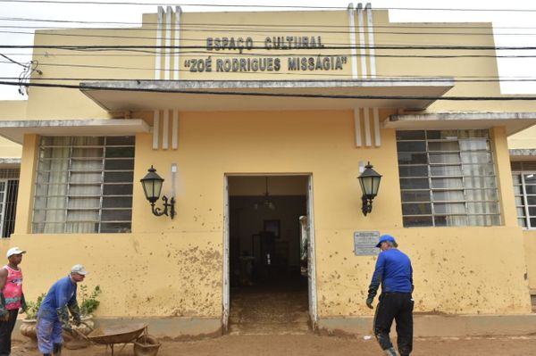 Chuva causou danos ao Espaço Cultural Zoé Rodrigues Misságia, no Centro de Iconha por Fernando Madeira
