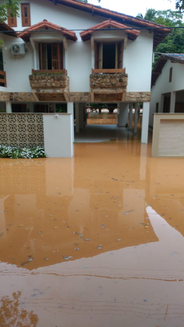 Chuva forte deixa ruas alagadas em João Neiva, no Norte do Espírito Santo por Internauta