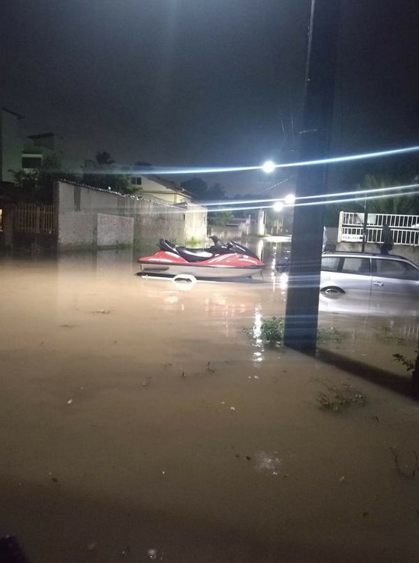 Chuva provoca alagamentos no Bairro das Laranjeiras, na Serra por Igor Gobetti