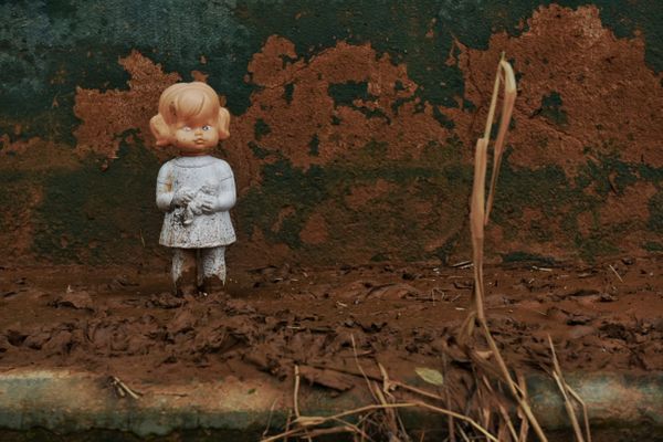 Escolas e veículos que transportam estudantes ficaram destruídos em Vargem Alta por Fernando Madeira