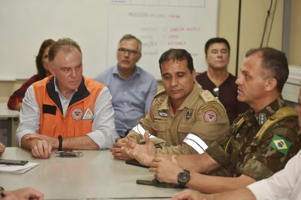Governador Renato Casagrande faz reunião na Prefeitura de Iconha por Fernando Madeira