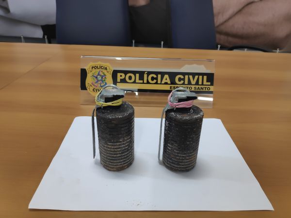 Polícia apreende fuzil, pistola, munição e drogas em Cariacica por Isaac Ribeiro