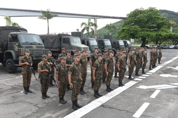 Tropa do 38º Batalhão de Infantaria do Exército, em Vila Velha: pedido de ajuda do governador. Crédito: Ricardo Medeiros