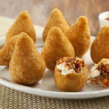 Imagem - Coxinha de carne louca com requeijão cremoso: confira a receita