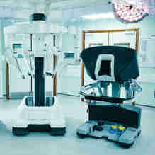 Imagem - Primeiro robô cirurgião vai operar pacientes em hospital no ES