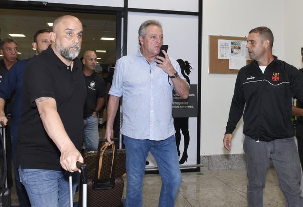 Delegação do Vasco chega ao Espírito Santo para rodada do Carioca por Carlos Alberto Silva