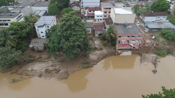Imagens de drone  mostram danos causados pela chuva em Alfredo Chaves  por Marcel Alves