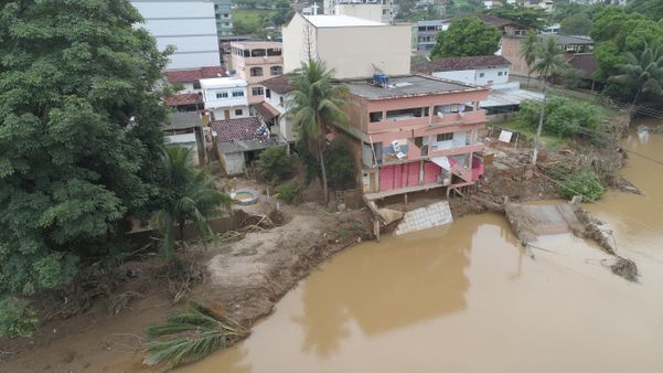 Imagens de drone  mostram danos causados pela chuva em Alfredo Chaves  por Marcel Alves