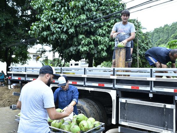Voluntários se unem em mutirão de limpeza em Iconha por Vinicius Gonçalves