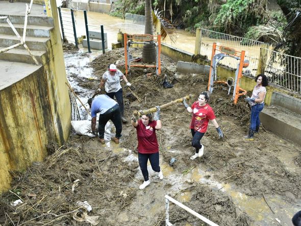 Voluntários se unem em mutirão de limpeza em Iconha por Vinicius Gonçalves