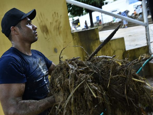 Voluntários se unem em mutirão de limpeza em Iconha por Vinicius Gonçalves