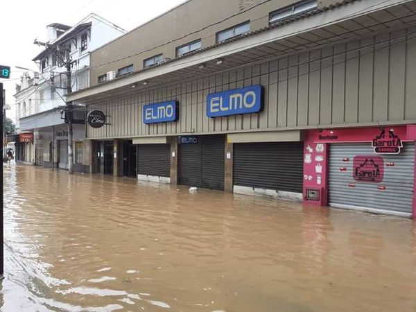 Inundação na região ribeirinha de Cachoeiro. Crédito: Foto do leitor