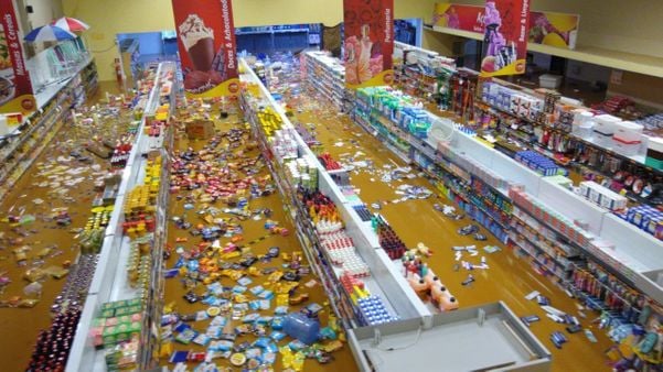 Supermercado inundado em Castelo. Crédito: Internauta